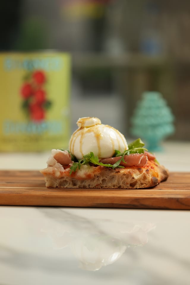 Prosciutto Crudo Burrata Pizza.