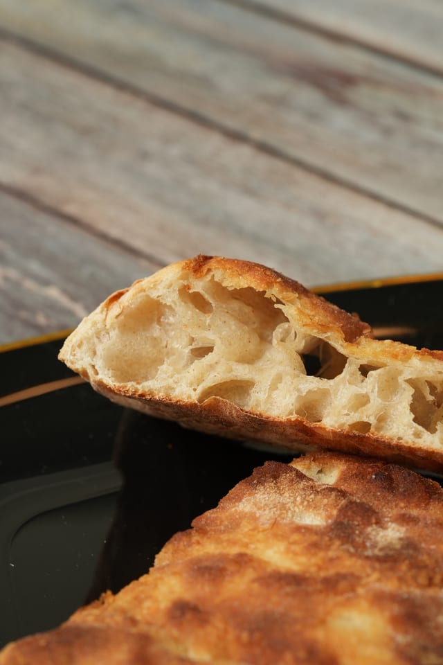 Olio E Rosmarino Pizza.