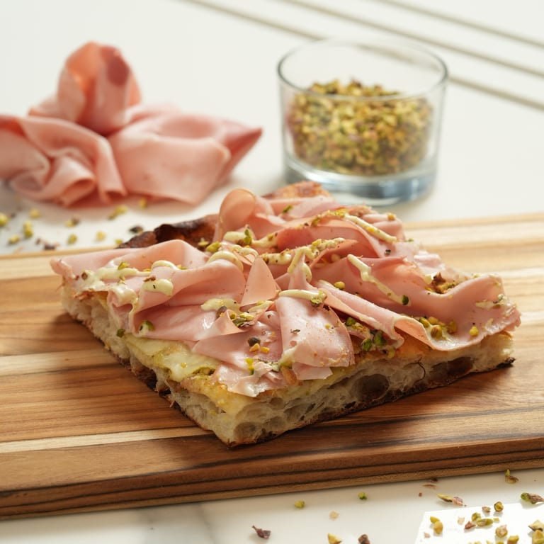 Discover Our Pizza Bianca